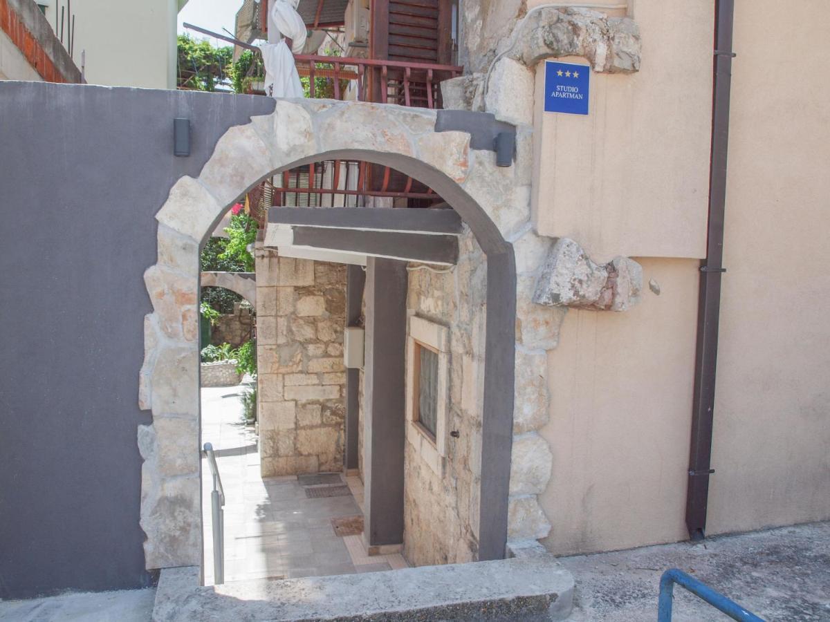 Lanterna Apartment Makarska