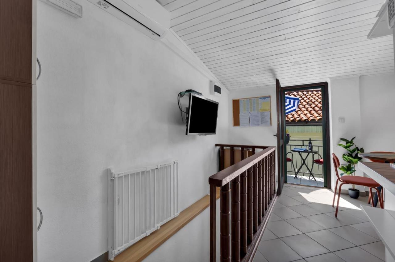 Lanterna Apartment *