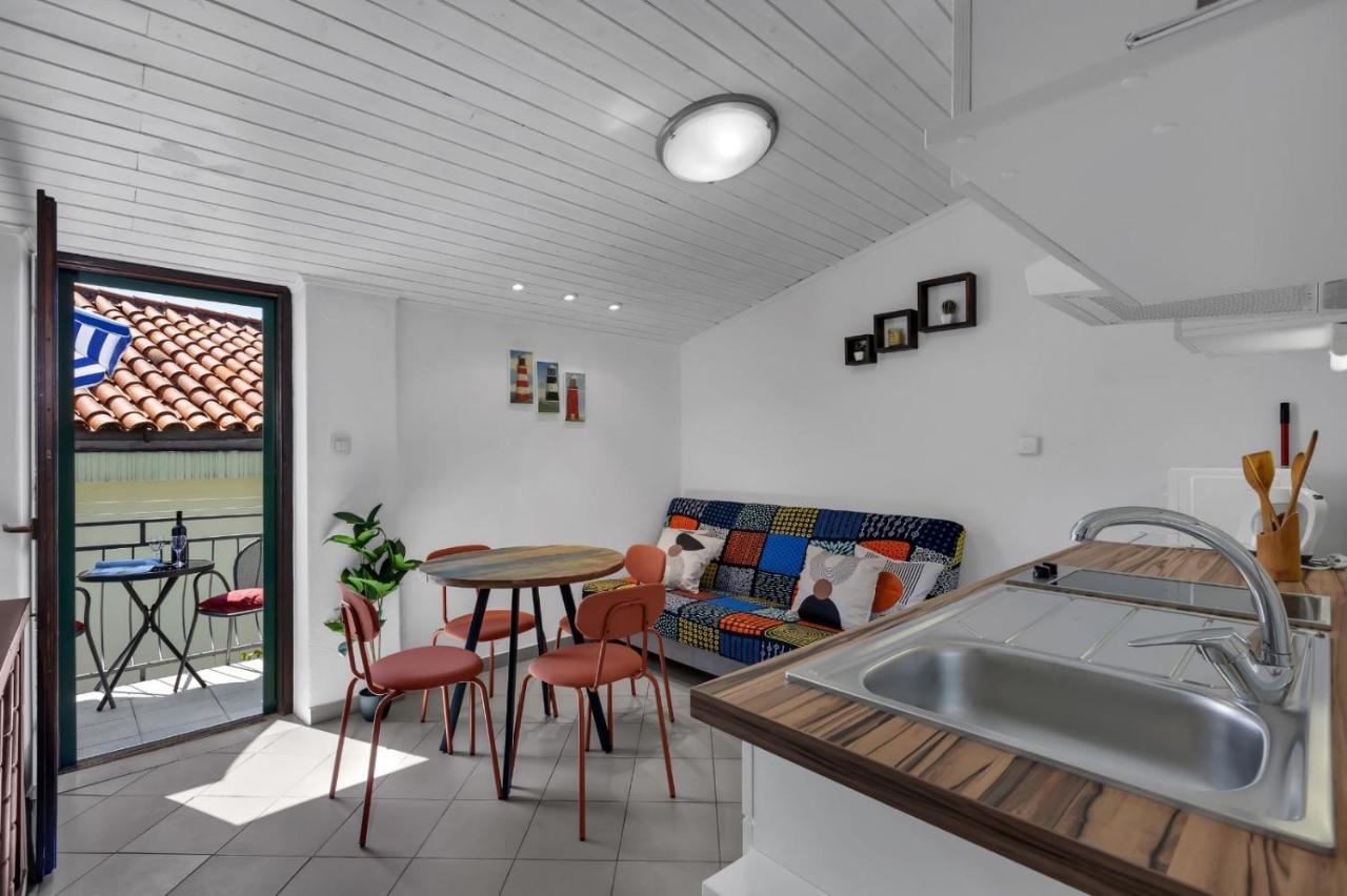 Lanterna Apartment *